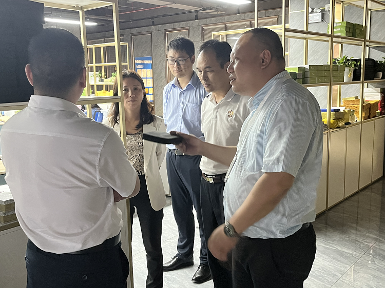 雷竞技reby集团热烈欢迎广州市建设工程消防协会领导一行莅临我司参观考察